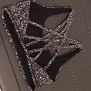 Lululemon sports bra, size 6